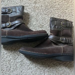 Clarks boots size 7 dark brown